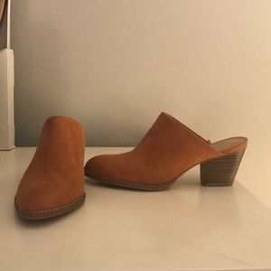 Old Navy heeled mules size 7